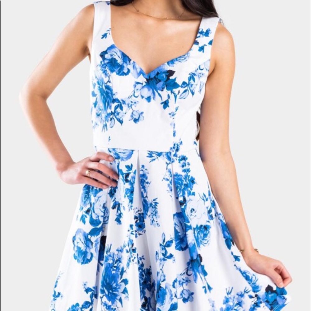 👗MORINA FLORAL FLARE DRESS NWT SZ S👗